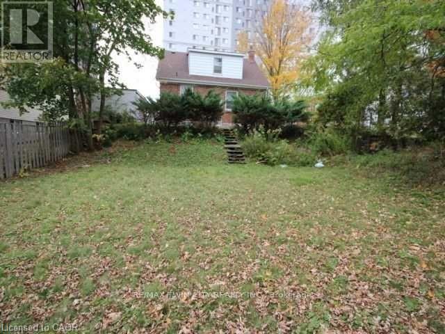 342 King St N Street N Property Photo 3