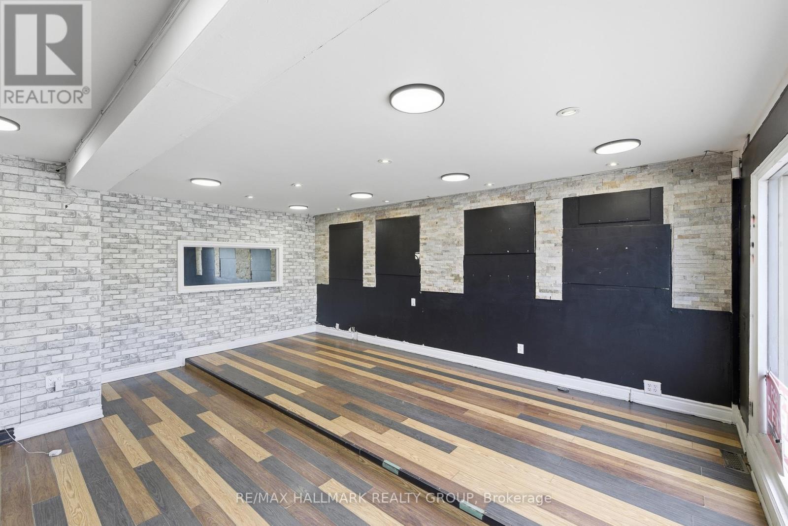 912 St Laurent Boulevard S Property Photo 7