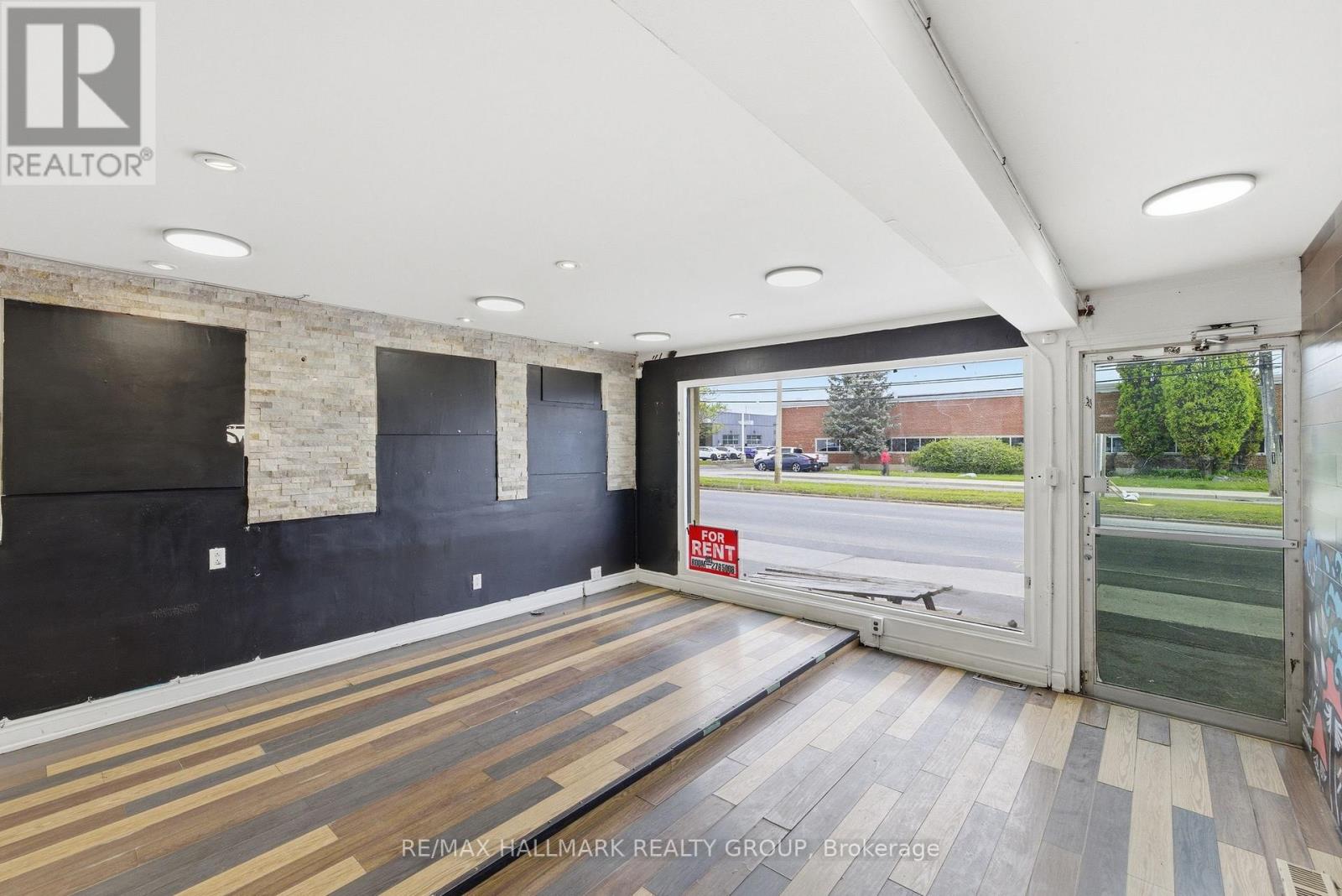 912 St Laurent Boulevard S Property Photo 8