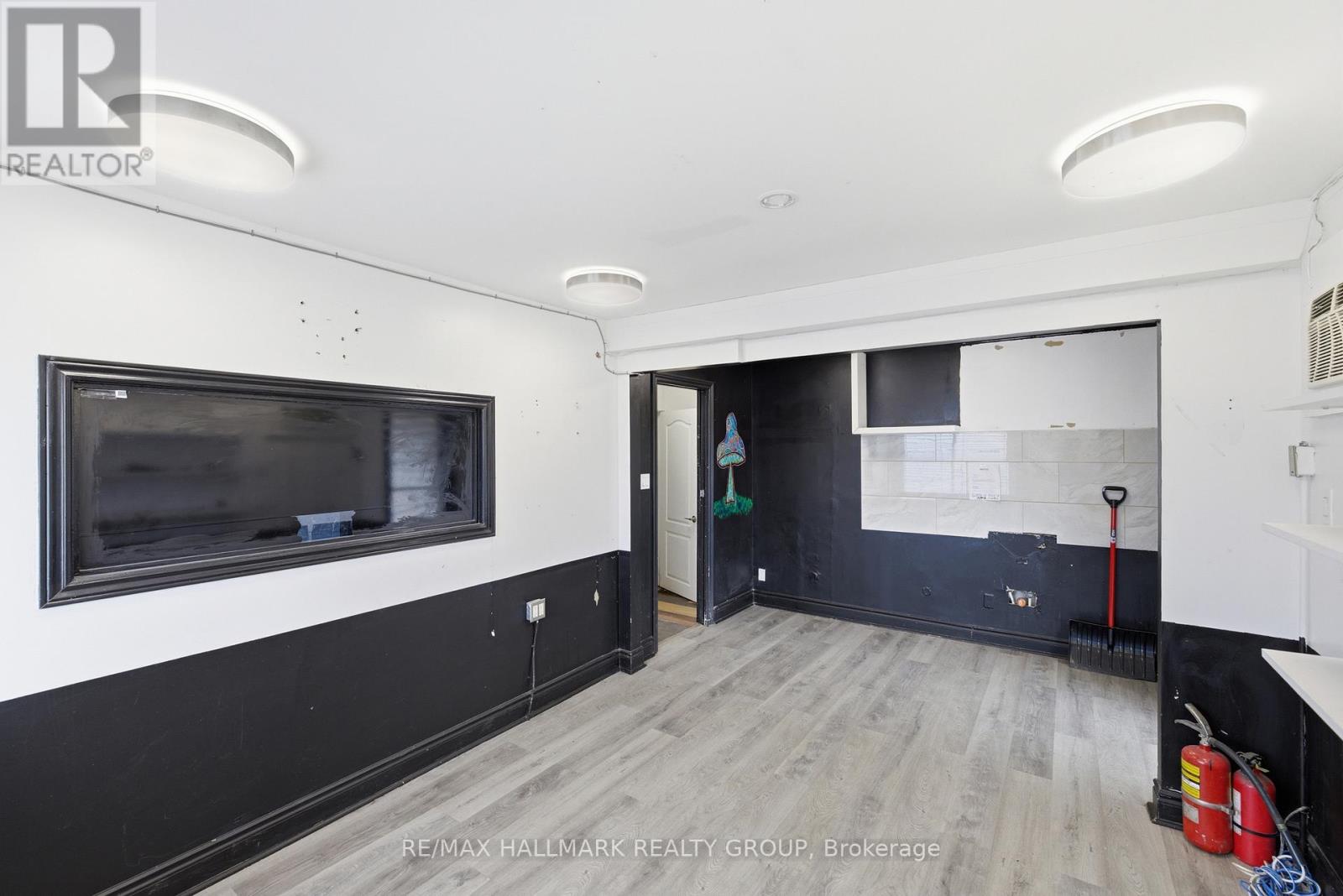 912 St Laurent Boulevard S Property Photo 11