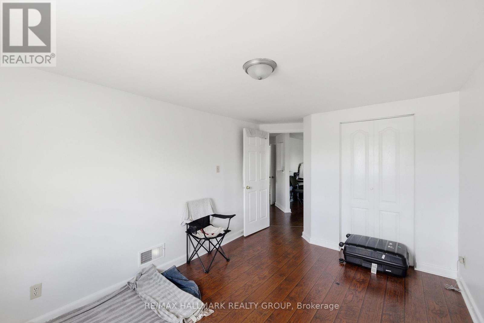 912 St Laurent Boulevard S Property Photo 35