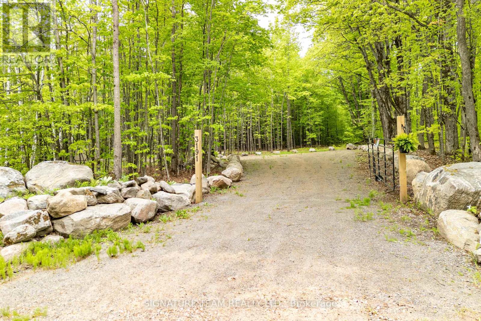 3191 Mountainview Road Property Photo 1