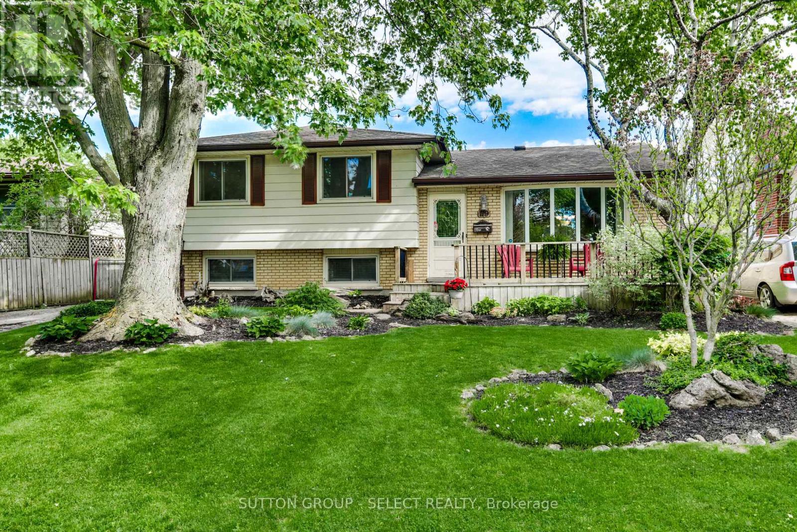 119 METCALFE CRESCENT