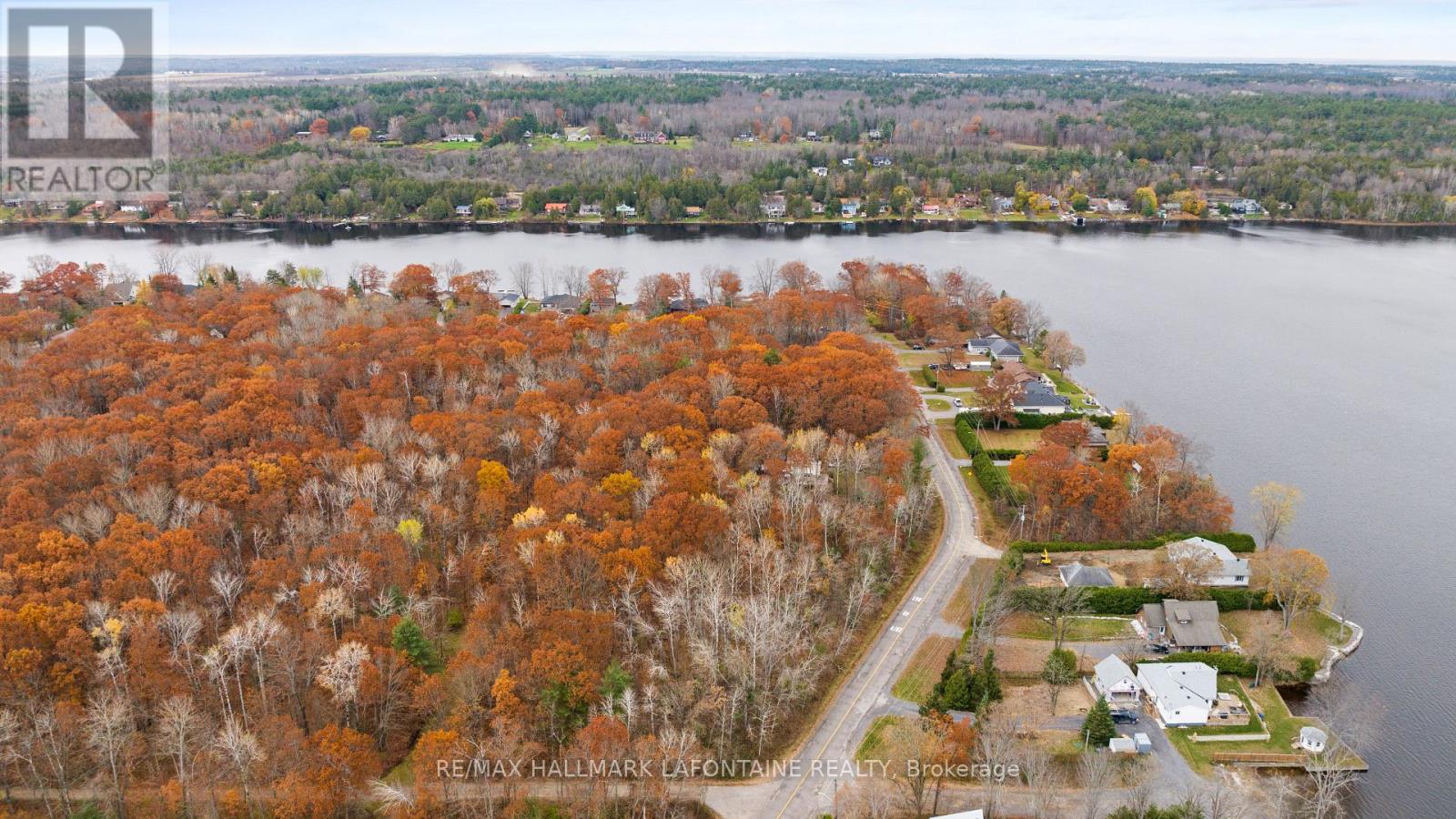 881 Bayview Drive Property Photo 11