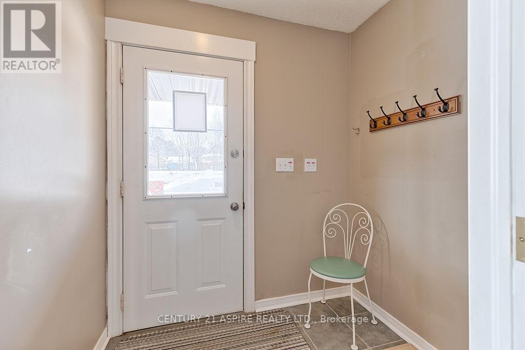 2889 Petawawa Boulevard Property Photo 6