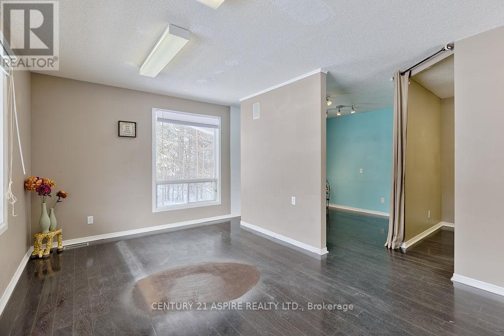 2889 Petawawa Boulevard Property Photo 14