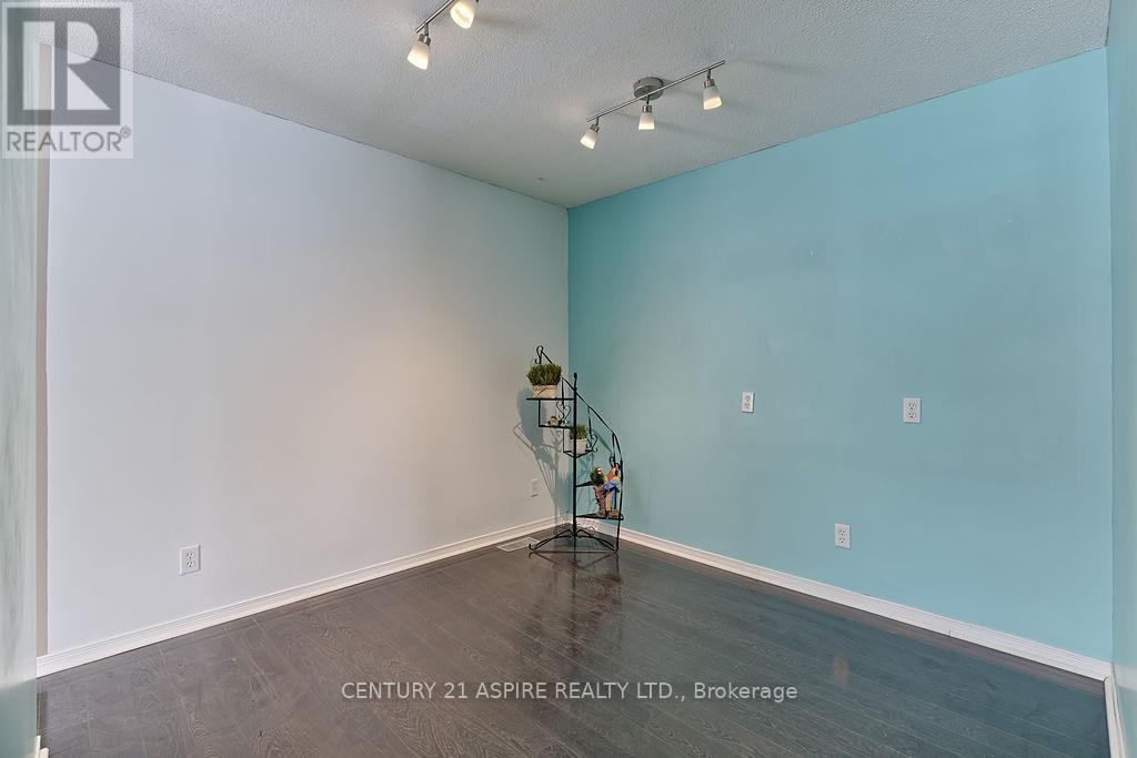 2889 Petawawa Boulevard Property Photo 18