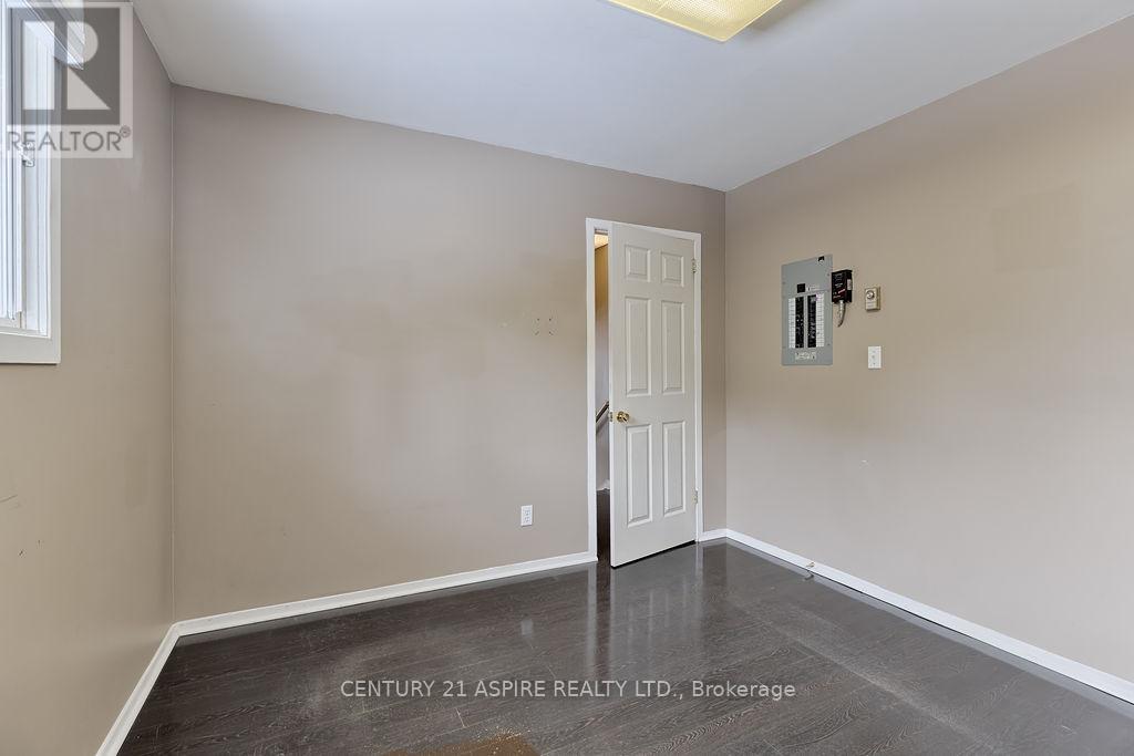 2889 Petawawa Boulevard Property Photo 22