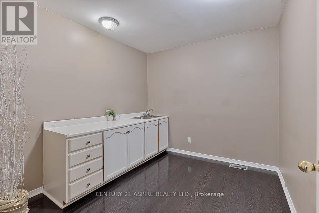 2889 Petawawa Boulevard Property Photo 25
