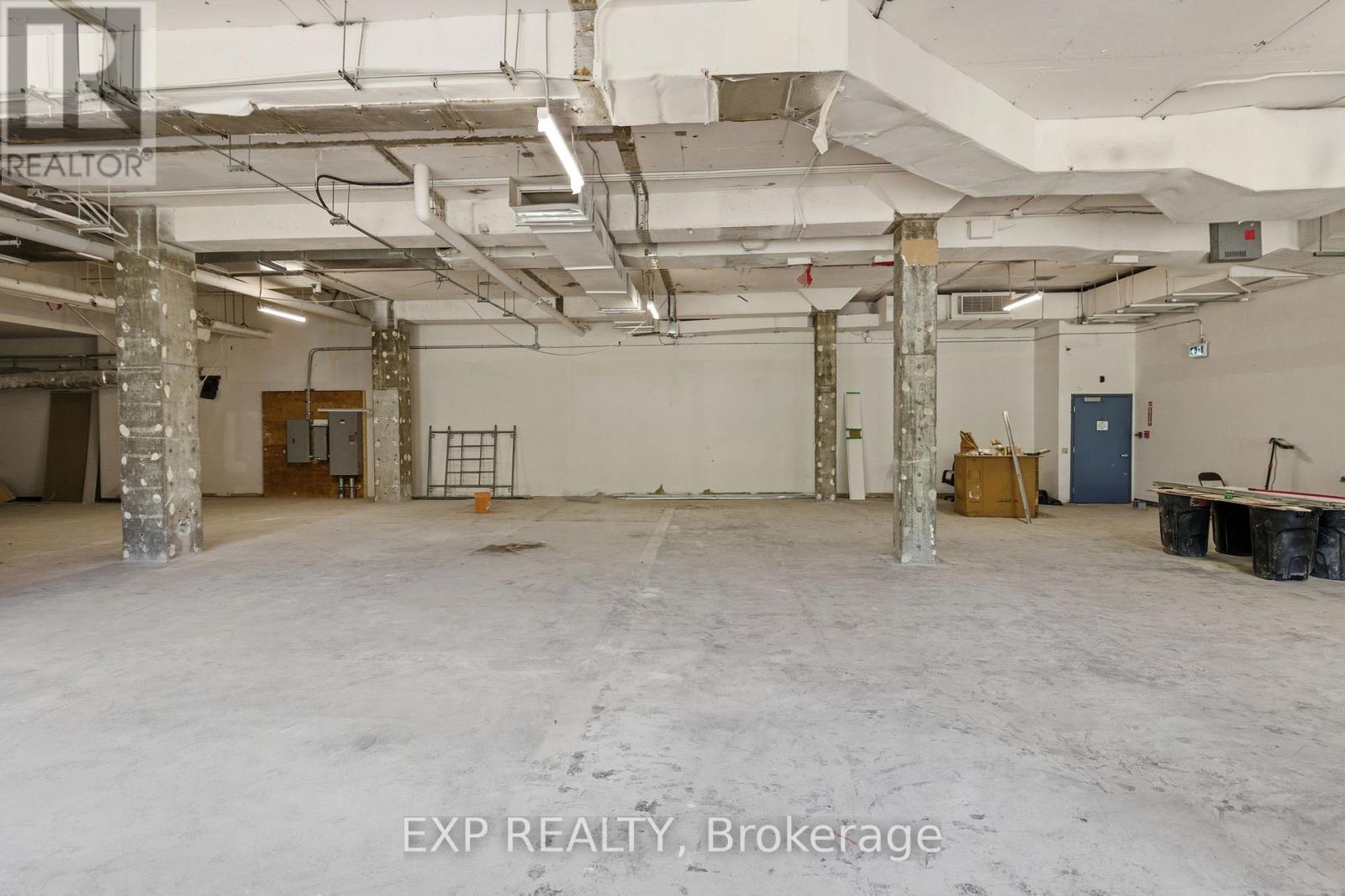 106 - 30 Duke Street W Property Photo 4