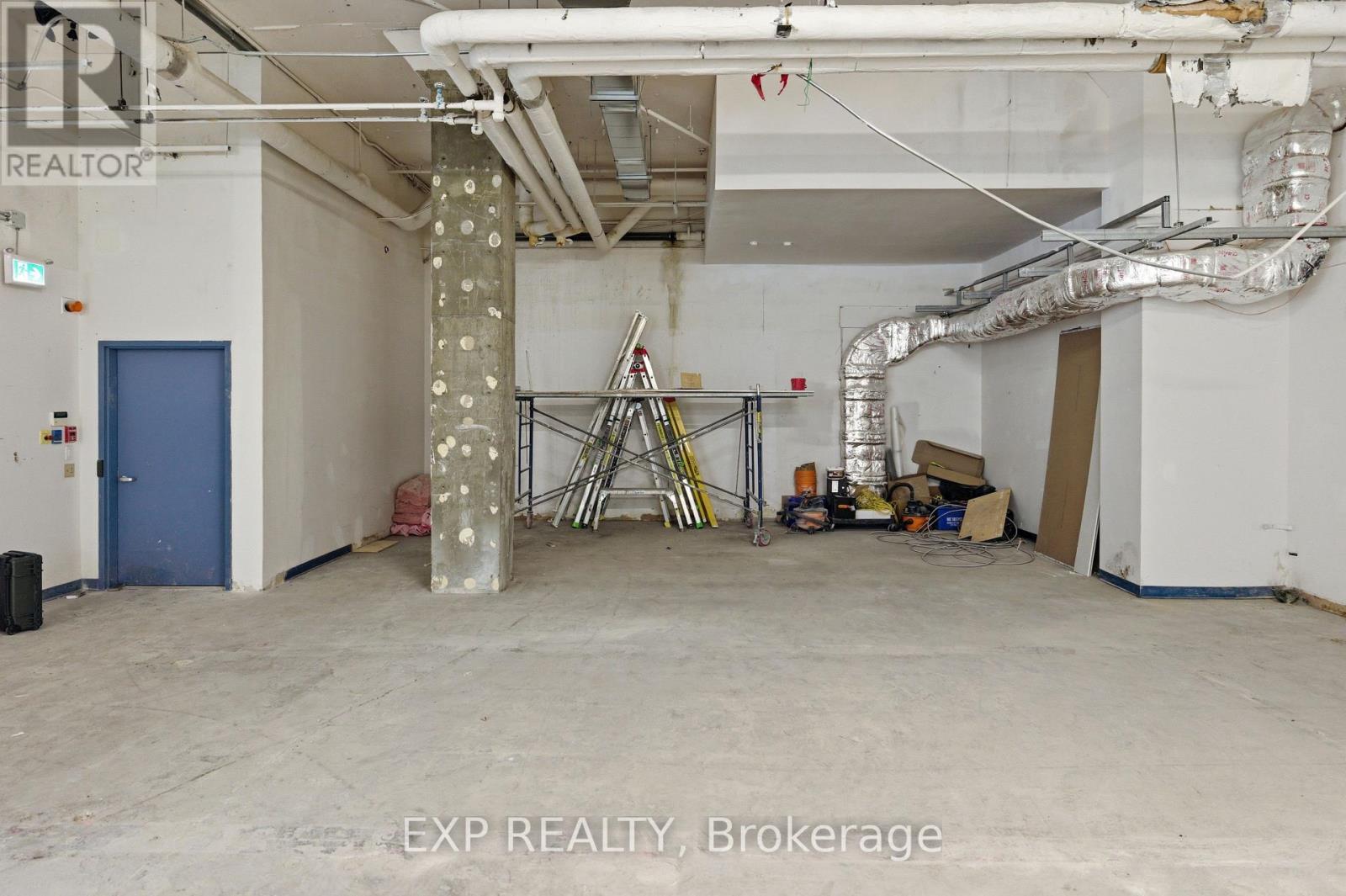 106 - 30 Duke Street W Property Photo 5
