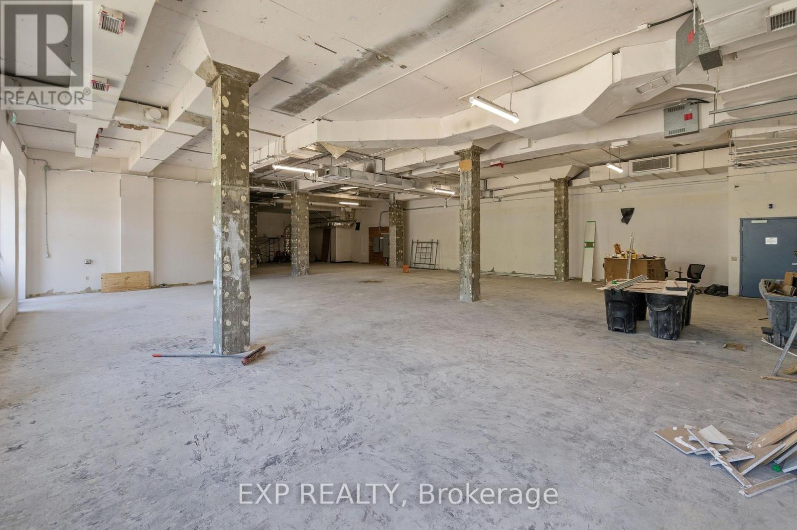 106 - 30 Duke Street W Property Photo 9