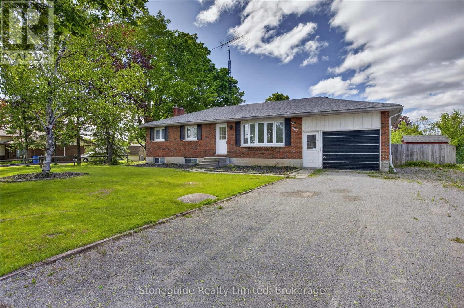 667 Skyline Road Property Photo 4