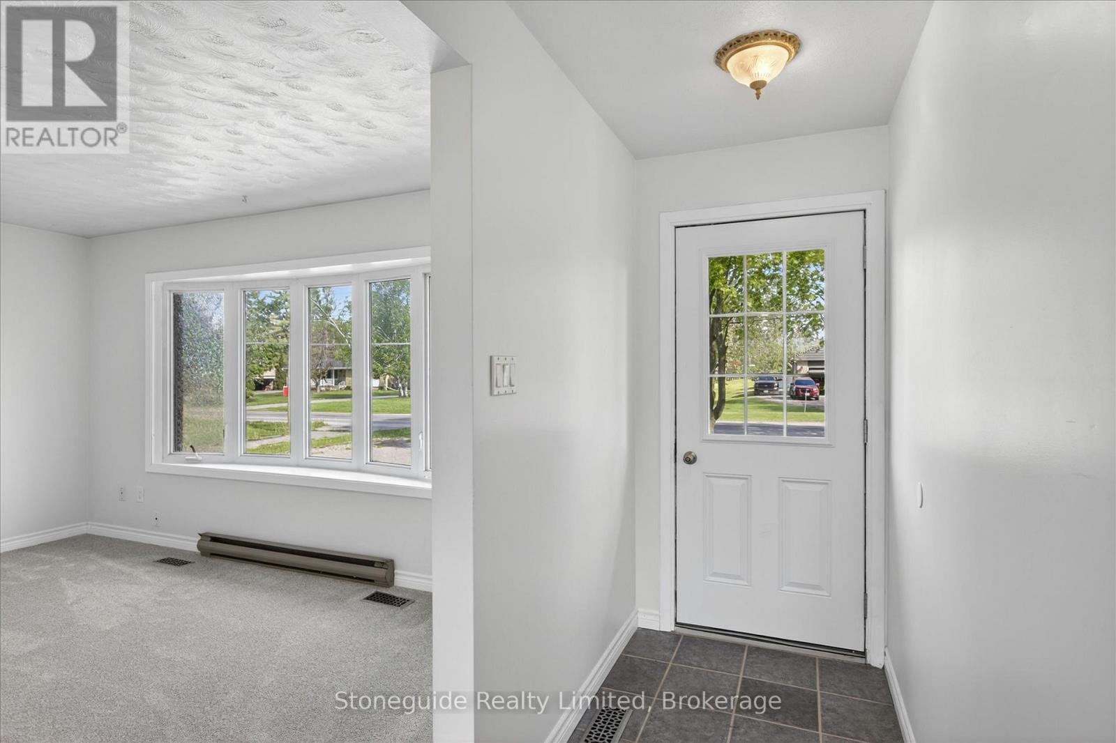 667 Skyline Road Property Photo 6