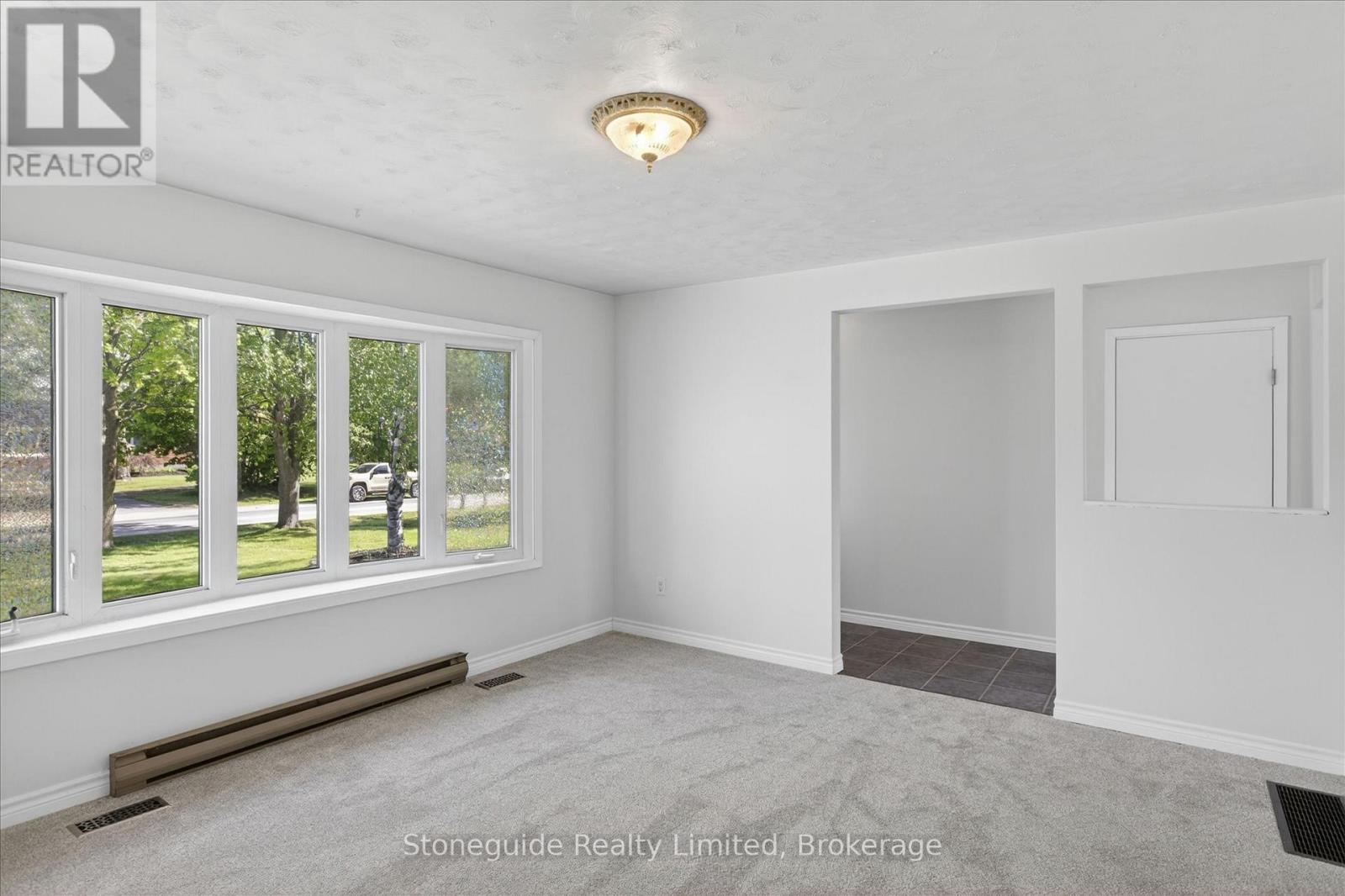 667 Skyline Road Property Photo 8