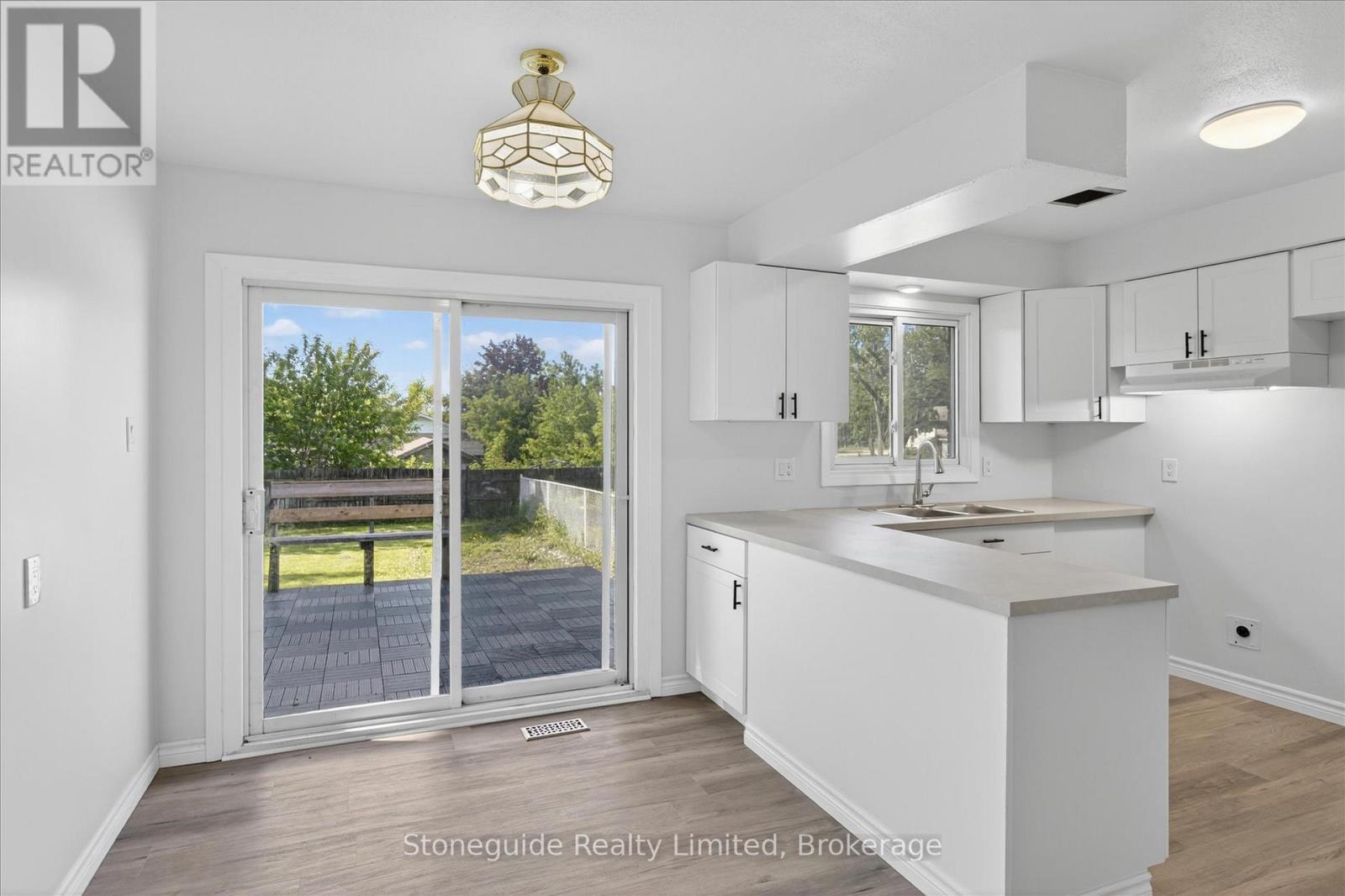 667 Skyline Road Property Photo 10