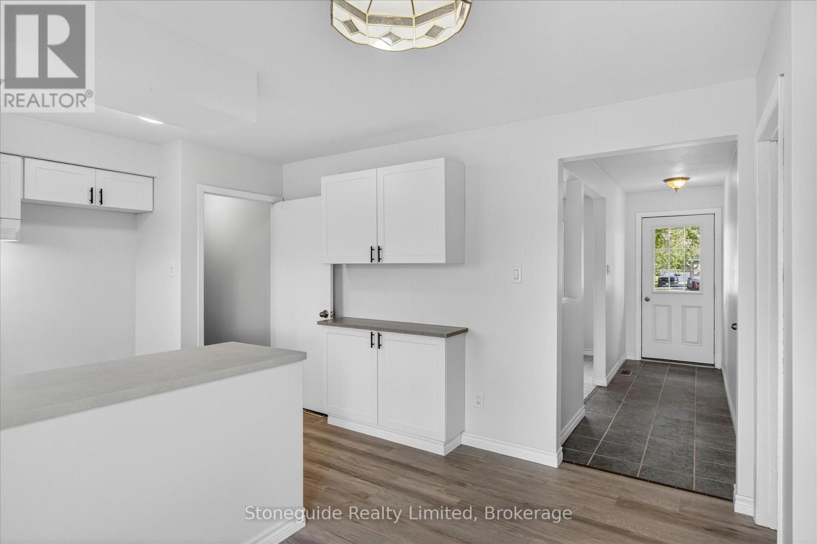 667 Skyline Road Property Photo 12
