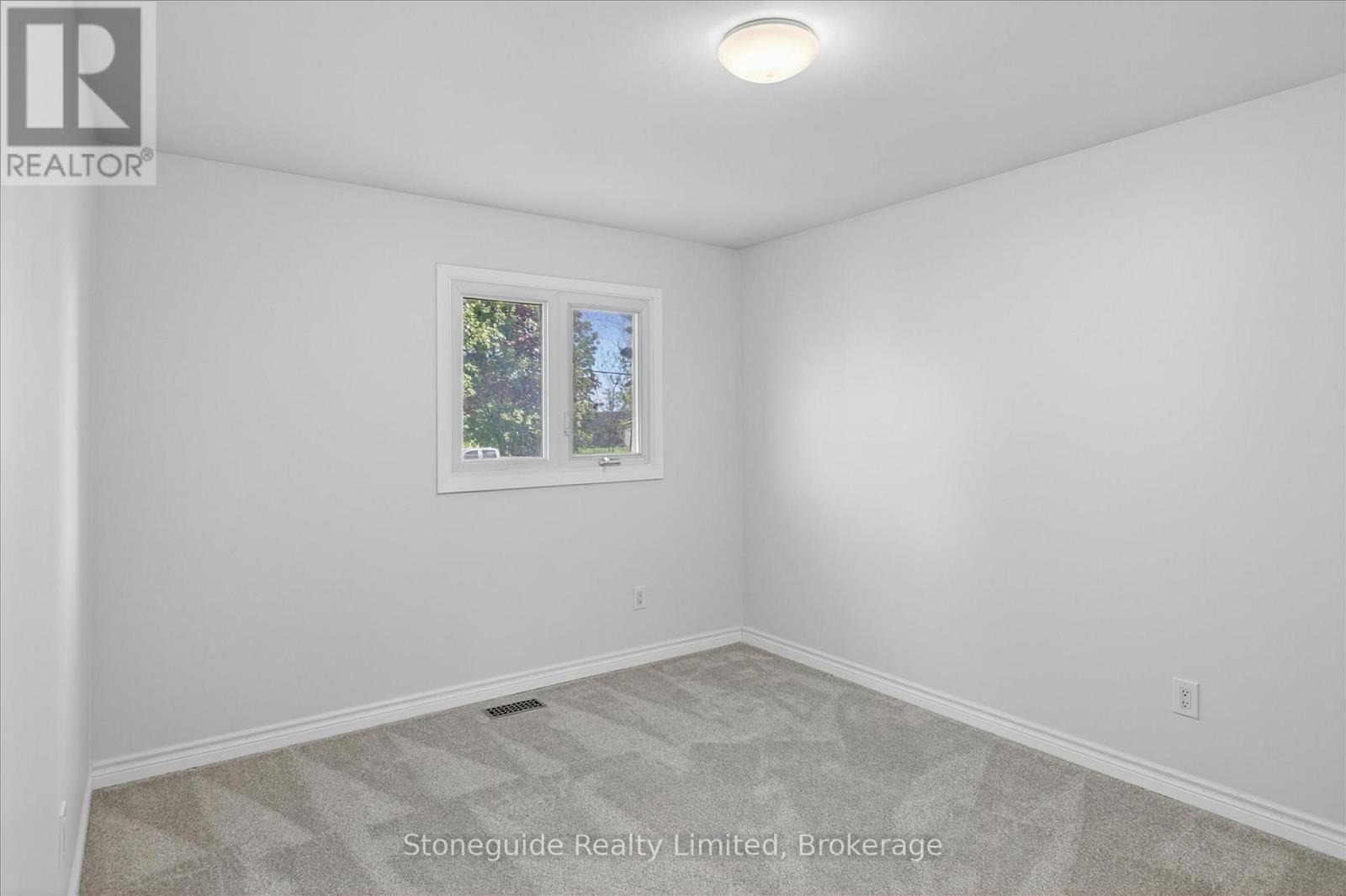 667 Skyline Road Property Photo 18