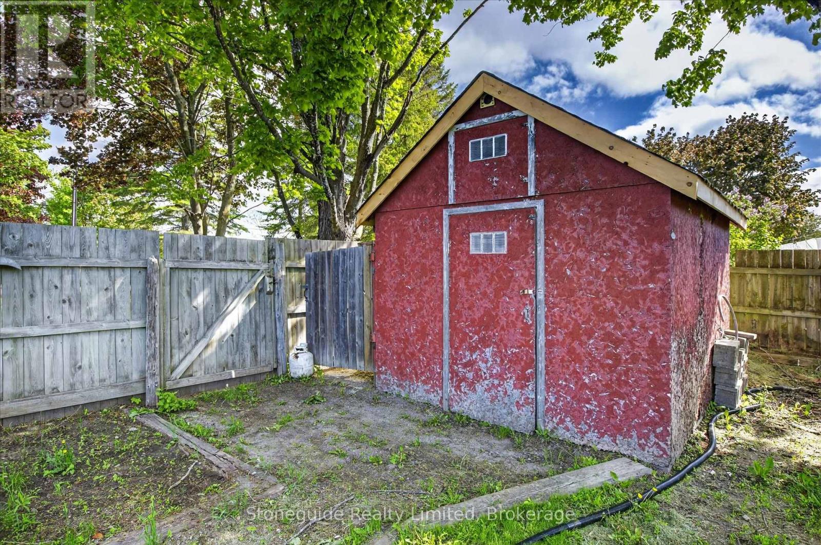 667 Skyline Road Property Photo 43