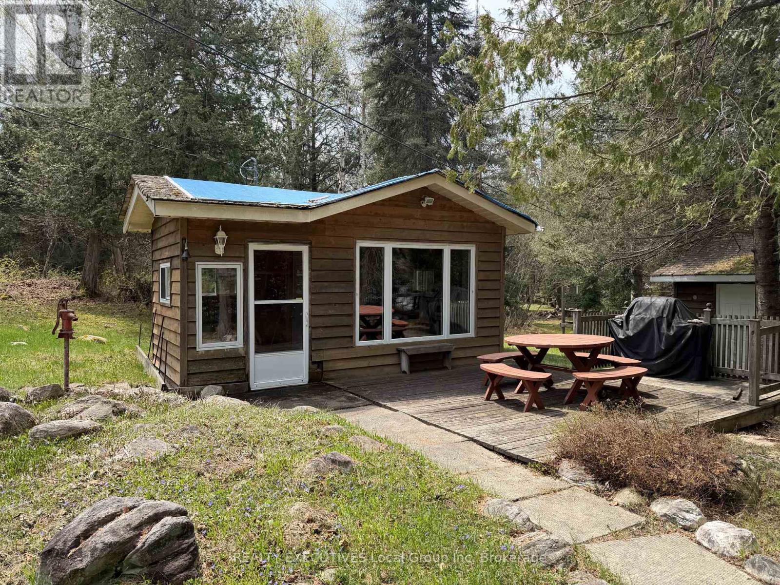 1504 Hemlock Island Property Photo 2