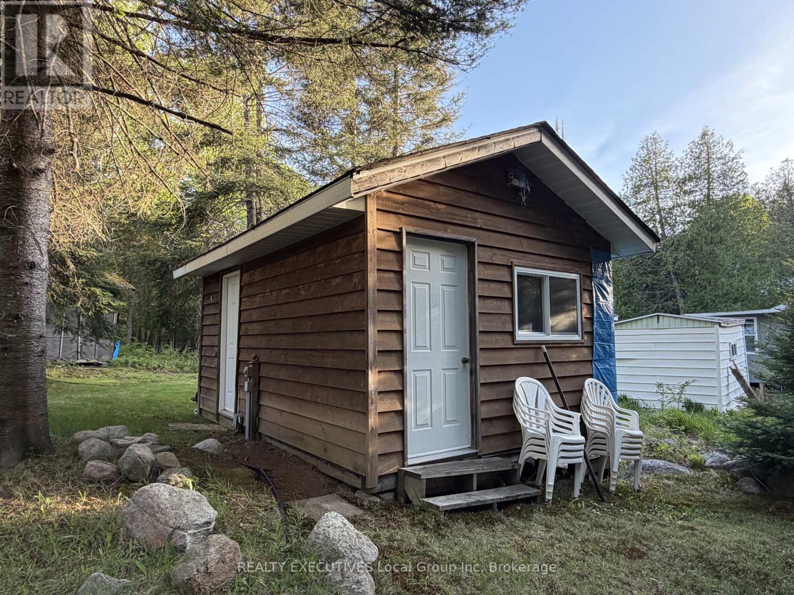 1504 Hemlock Island Property Photo 4