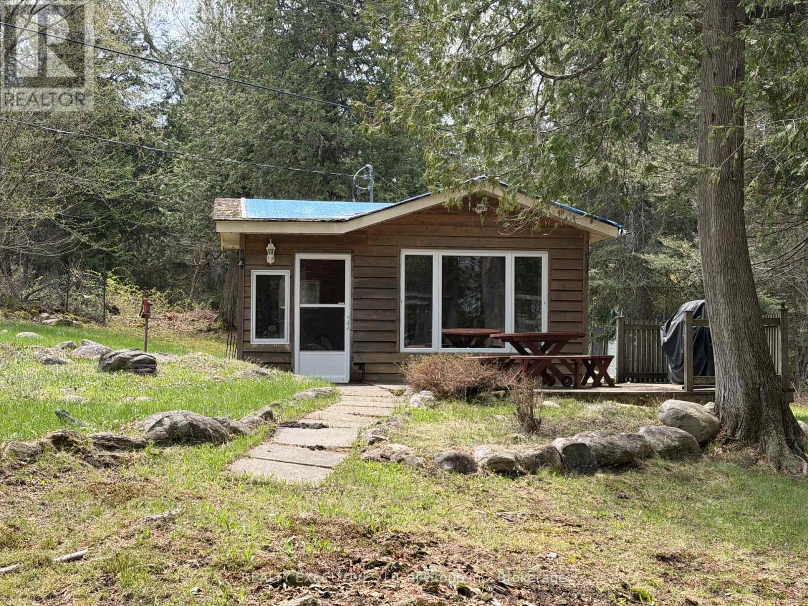 1504 Hemlock Island Property Photo 7