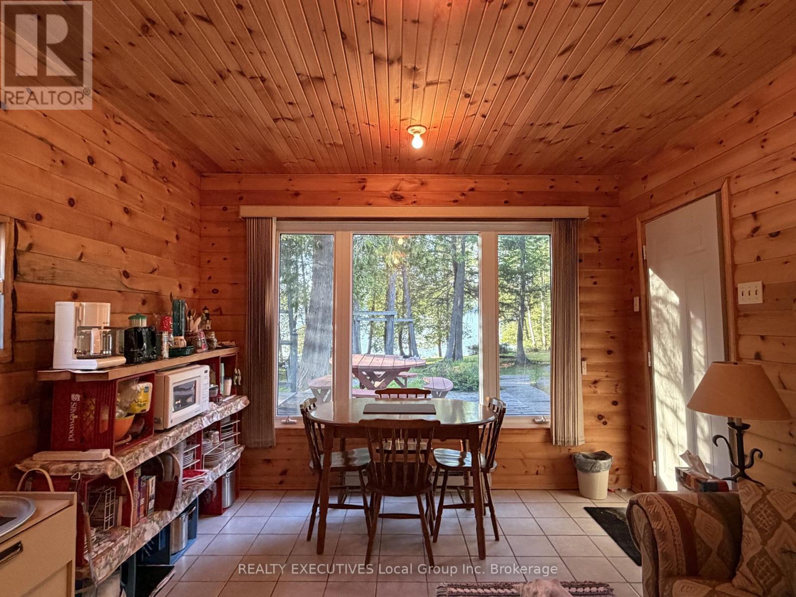 1504 Hemlock Island Property Photo 11