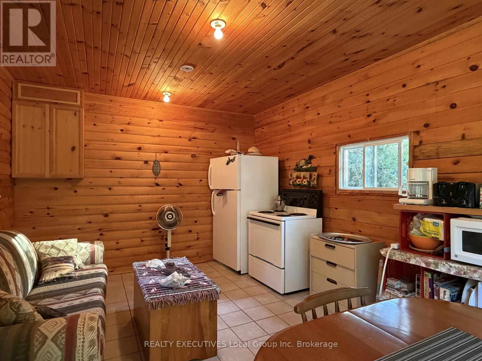1504 Hemlock Island Property Photo 12