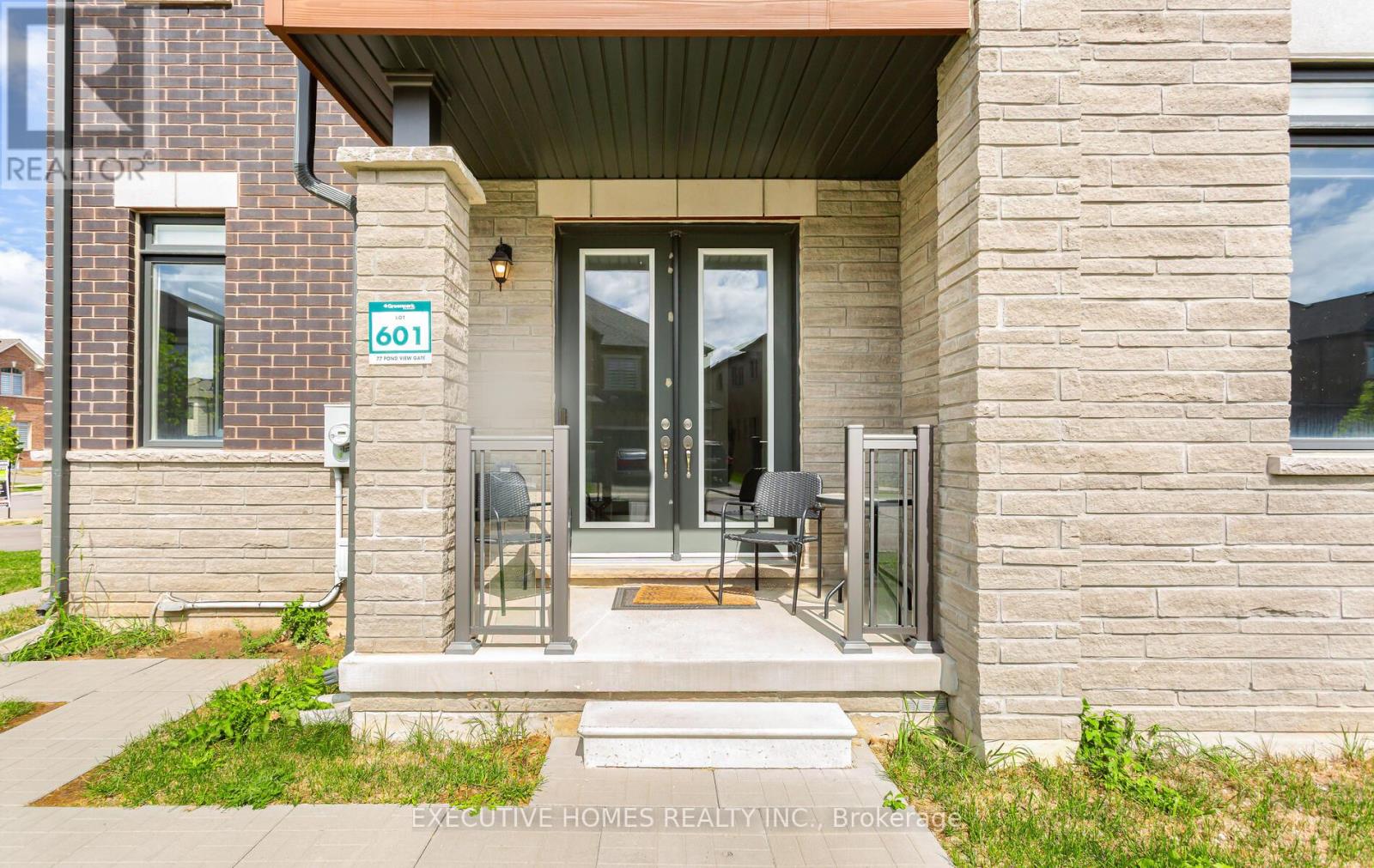 77 Pond View Gate Property Photo 4