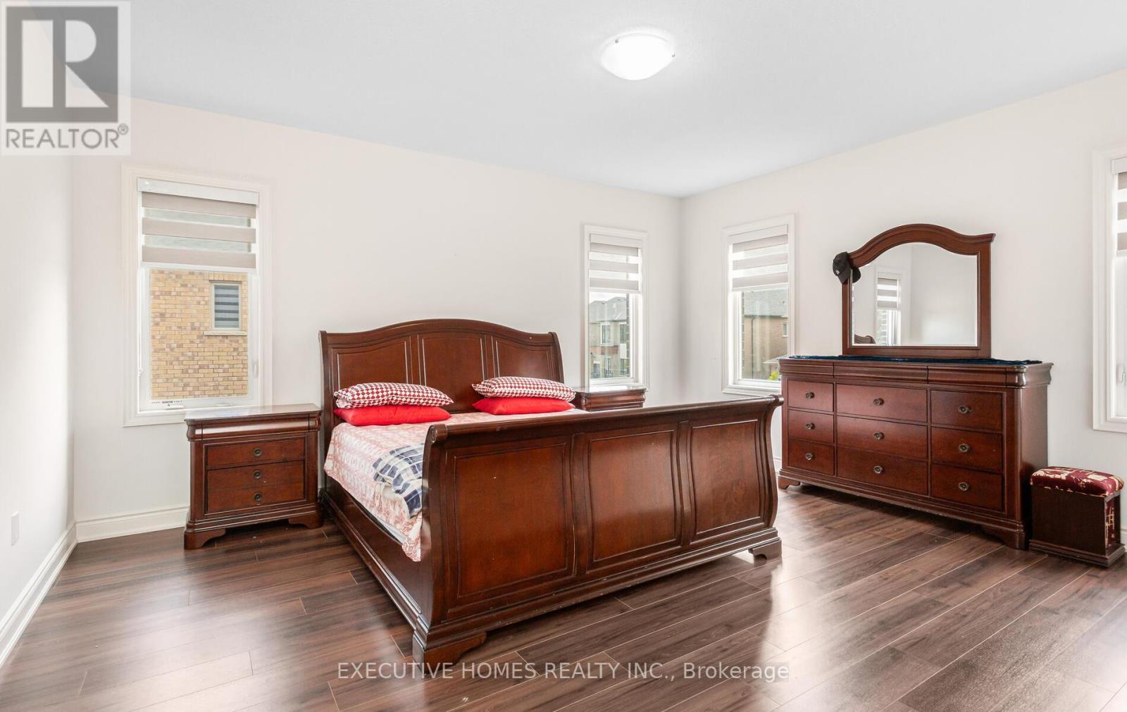 77 Pond View Gate Property Photo 28