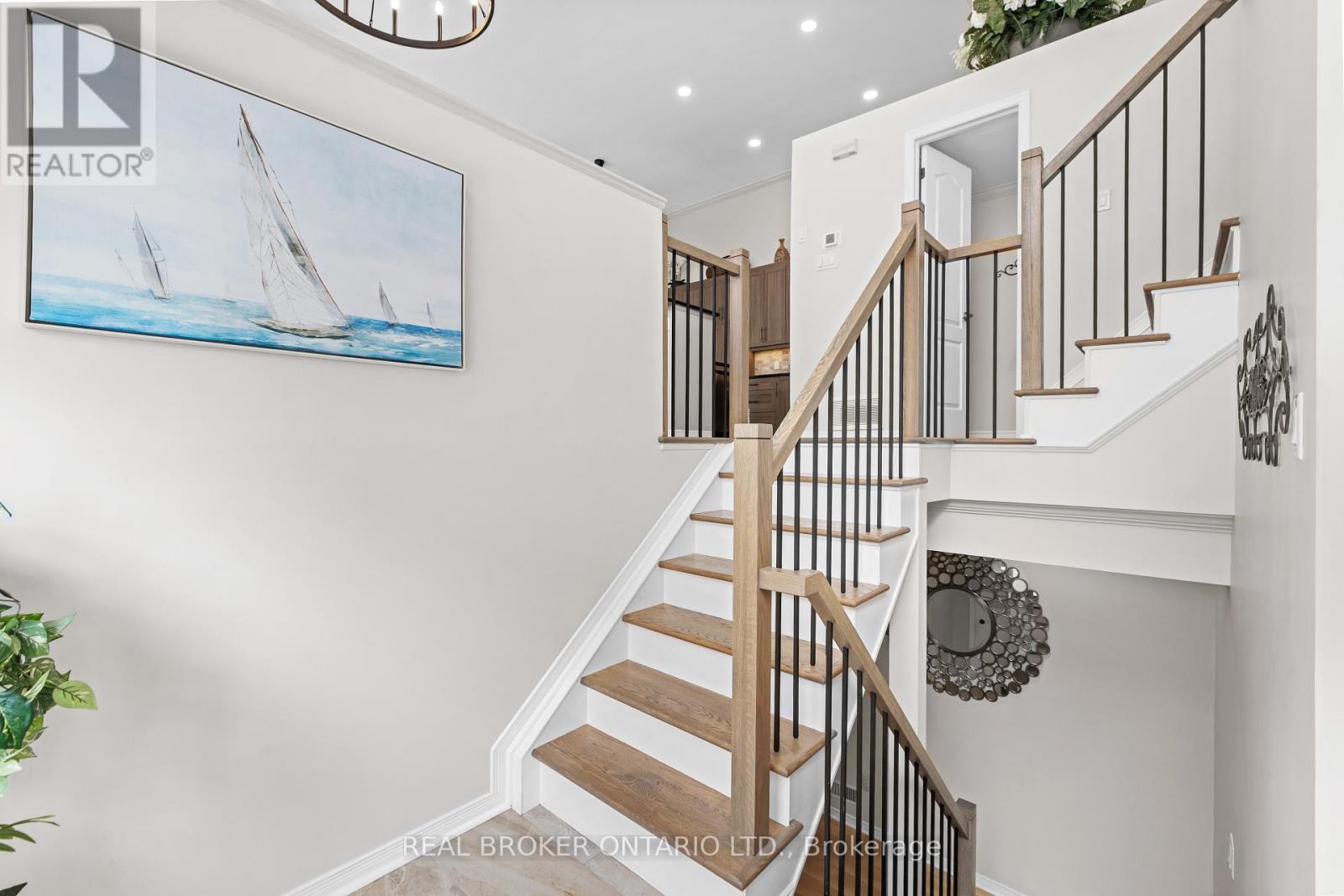 124 Macassa Circle Property Photo 6