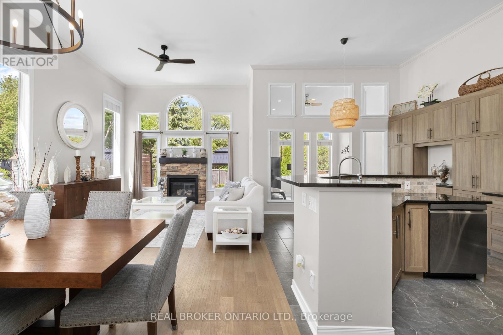 124 Macassa Circle Property Photo 7