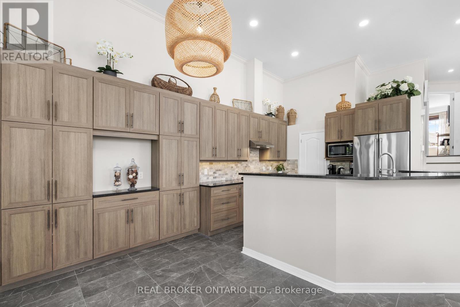 124 Macassa Circle Property Photo 16