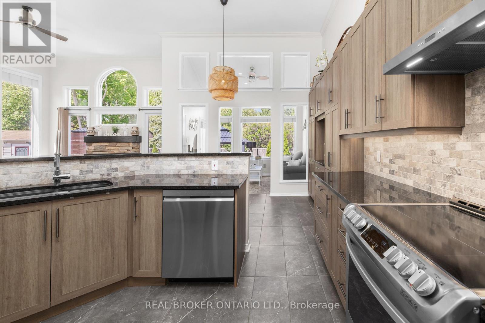 124 Macassa Circle Property Photo 19