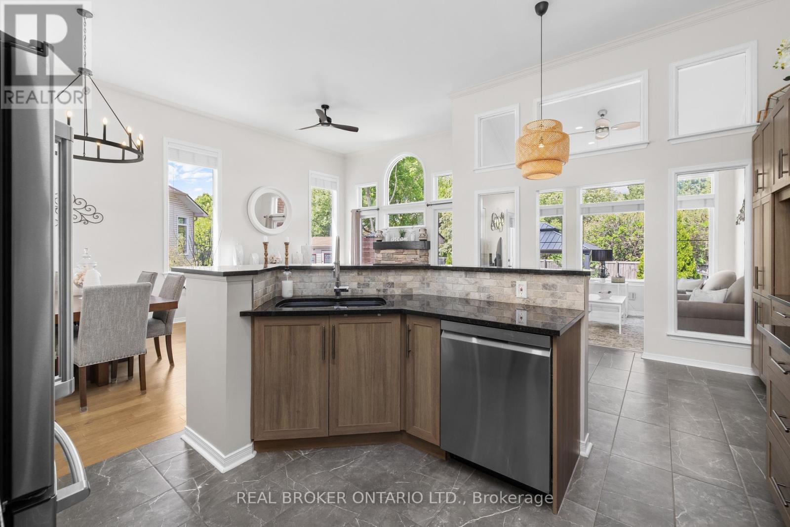 124 Macassa Circle Property Photo 20