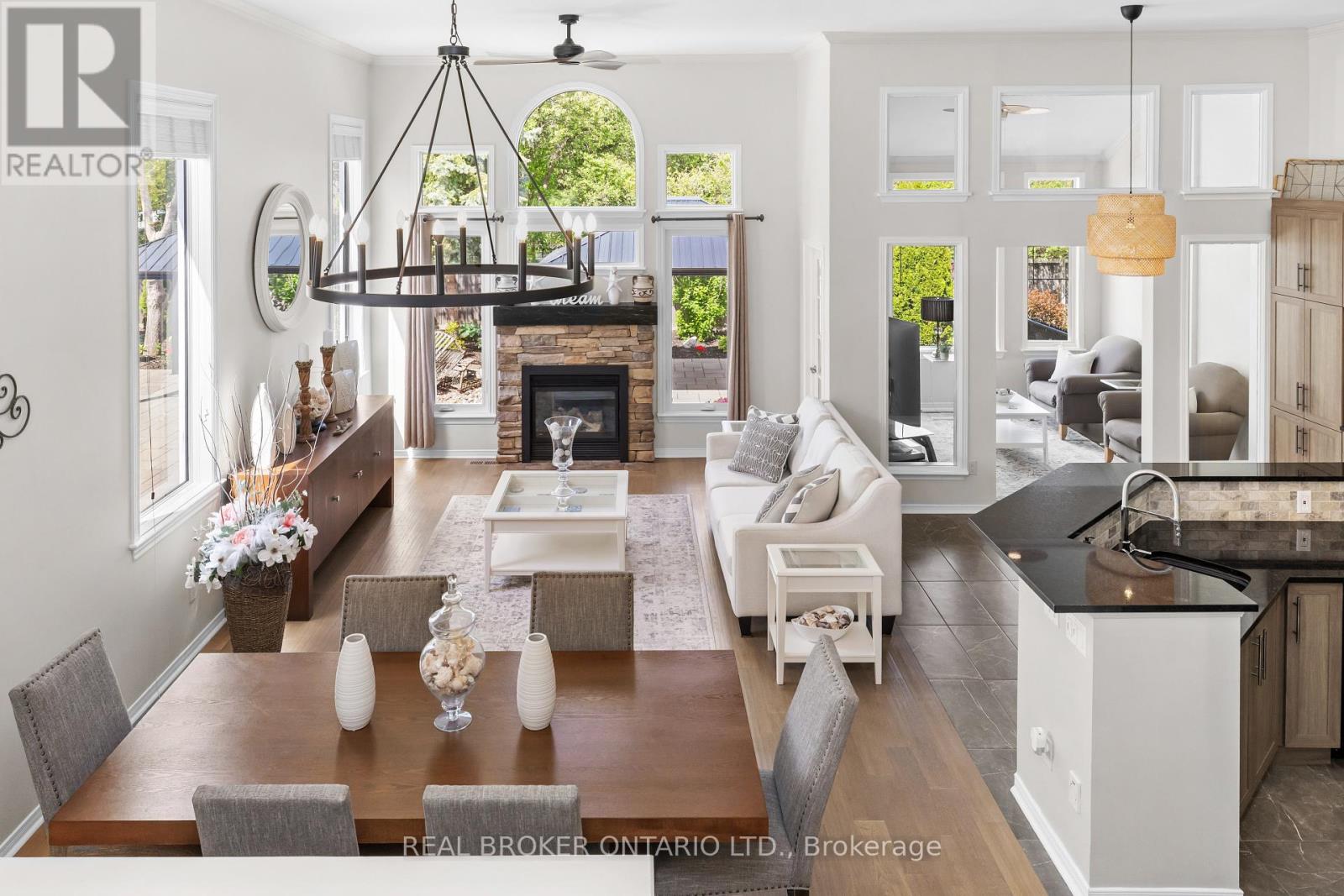 124 Macassa Circle Property Photo 33