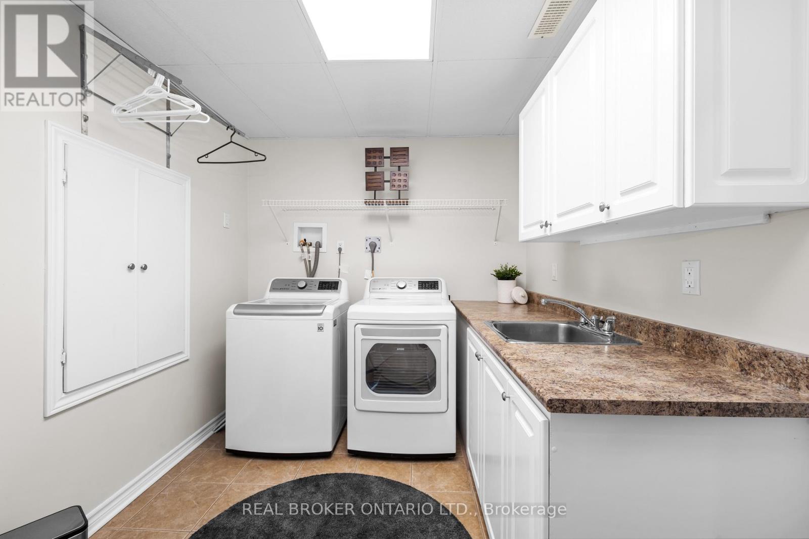 124 Macassa Circle Property Photo 37