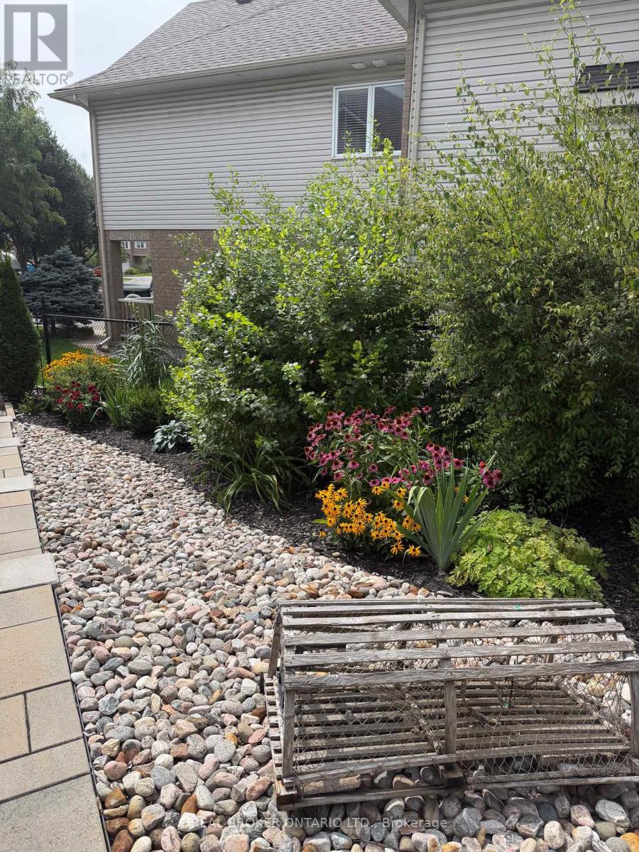 124 Macassa Circle Property Photo 45