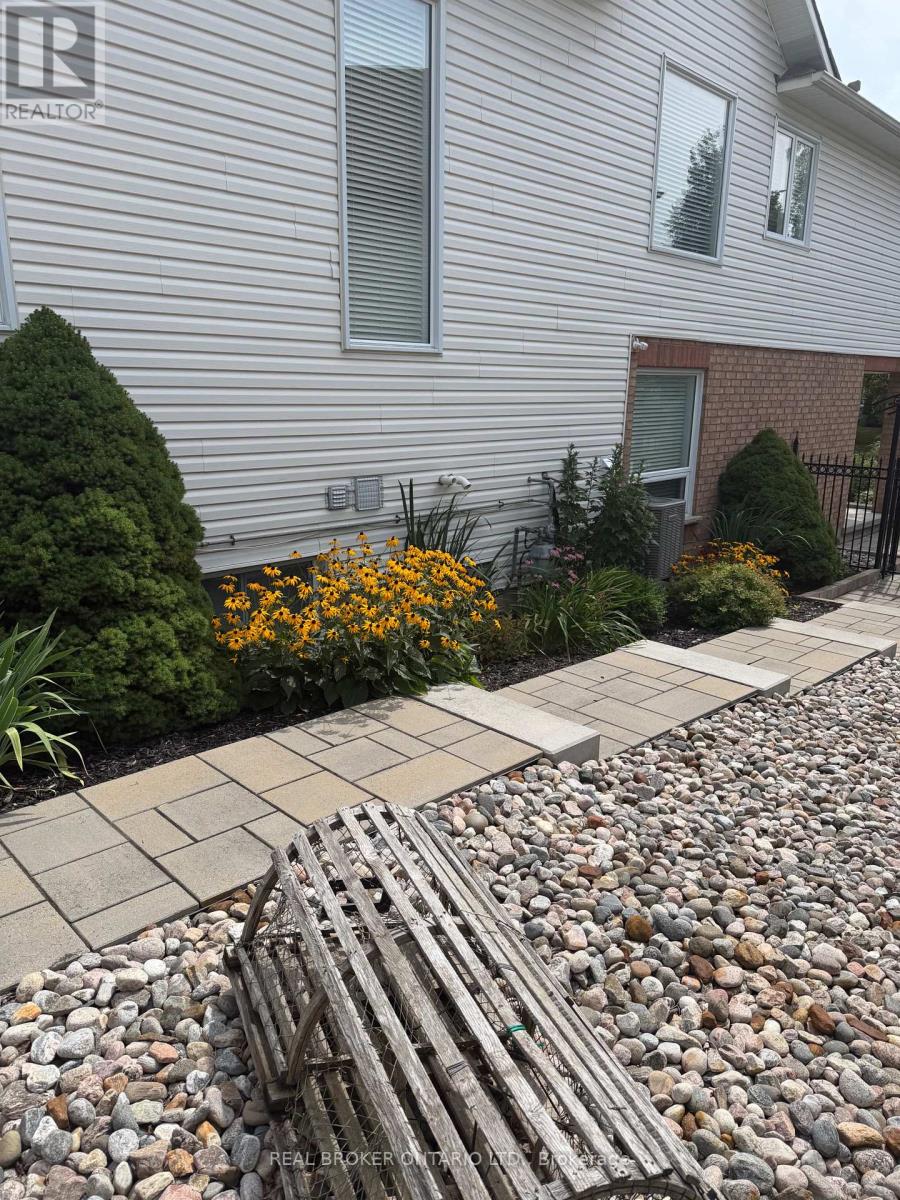 124 Macassa Circle Property Photo 46