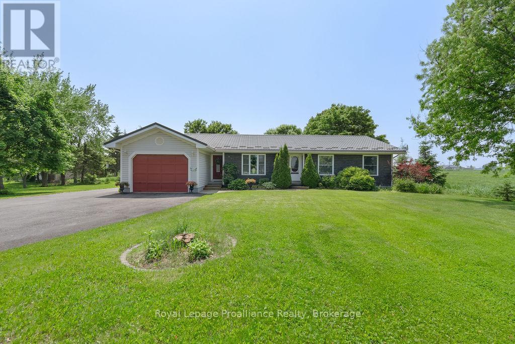 288 Edward Street W Property Photo 1