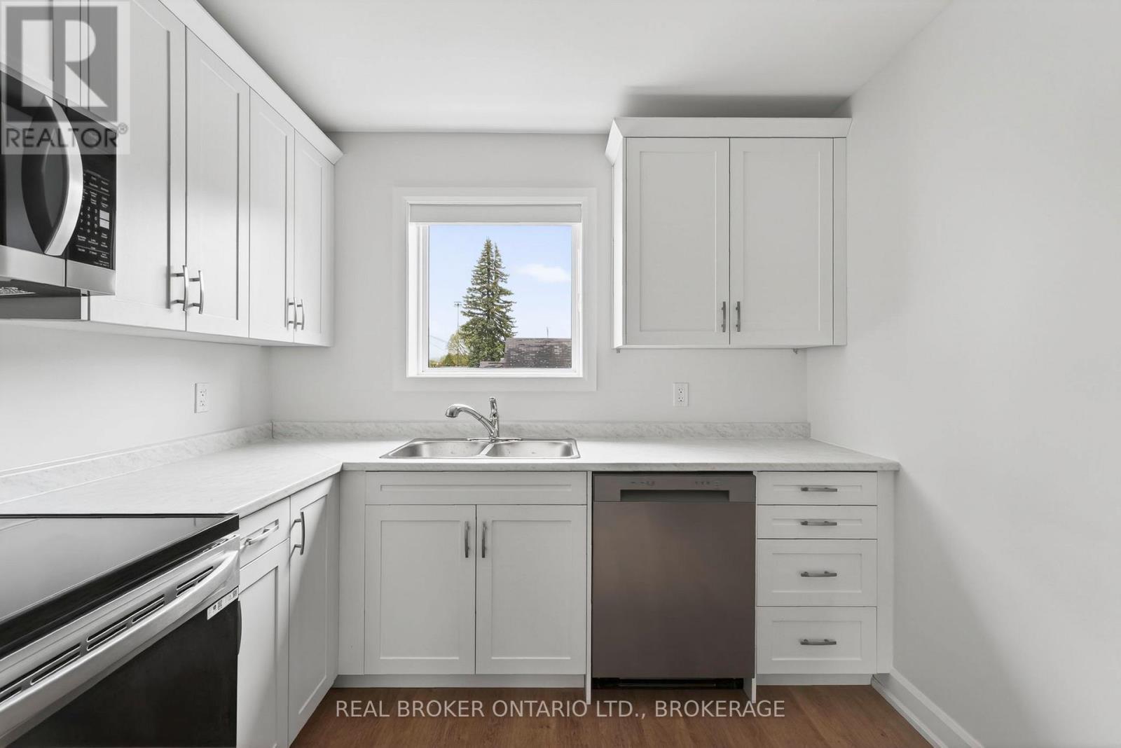 Unit #3a - 600 Second Street E Property Photo 9
