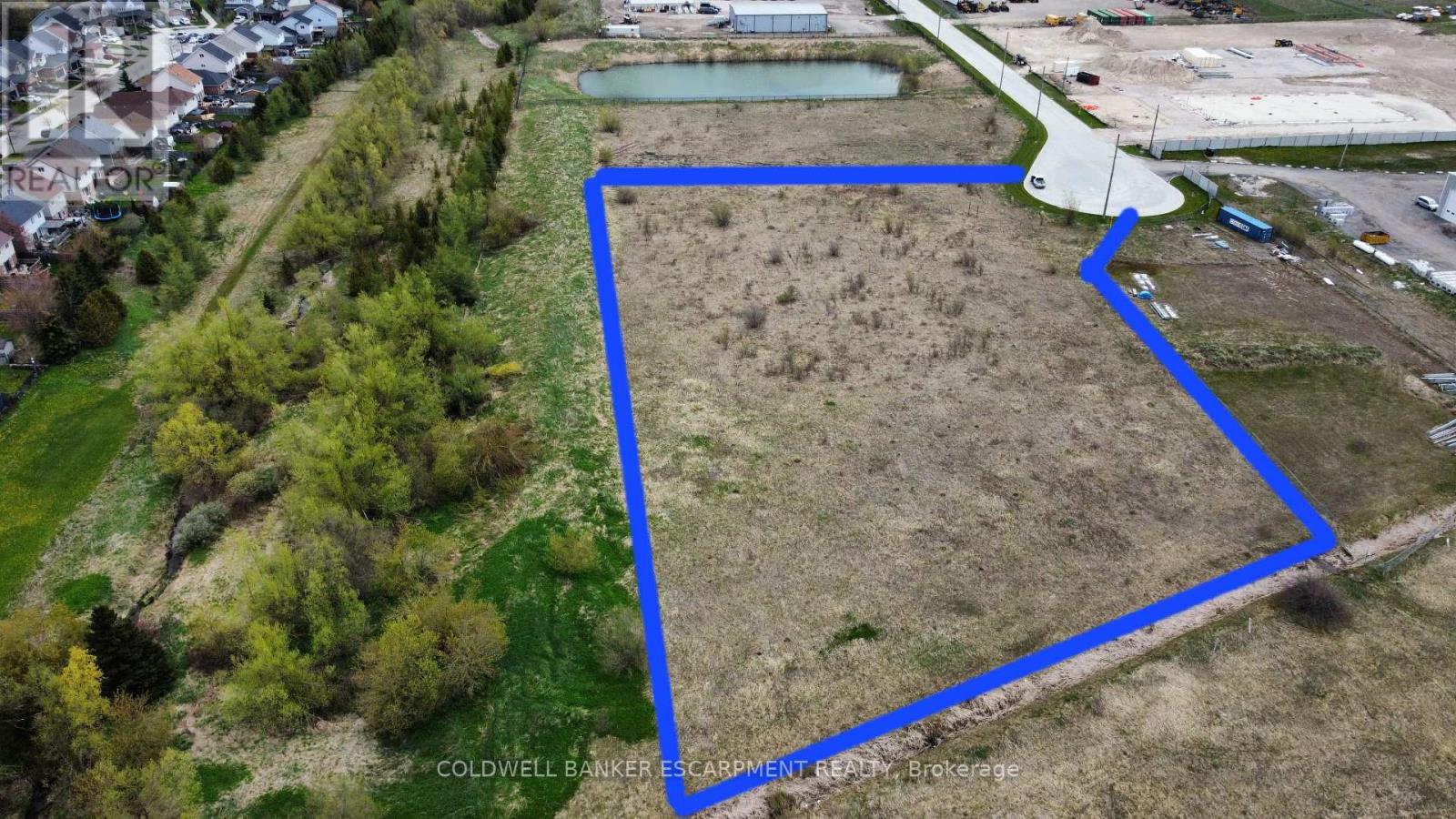 144 Luxton Way W Property Photo 3