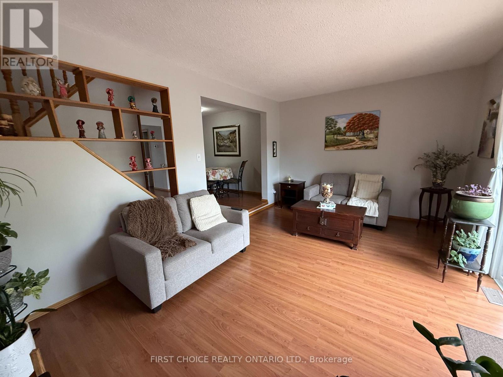 13 - 6463 Colony Square Property Photo 6