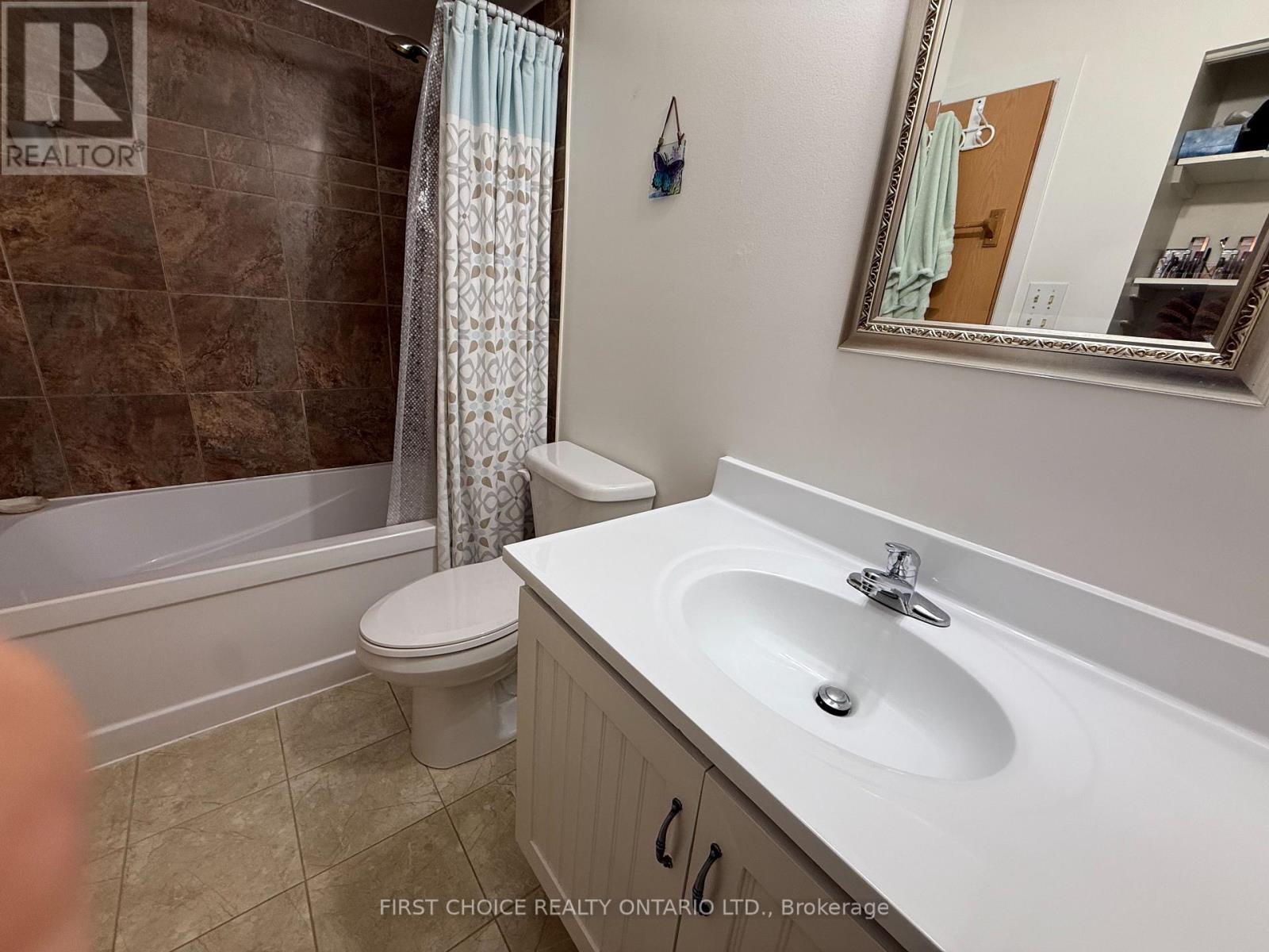 13 - 6463 Colony Square Property Photo 9