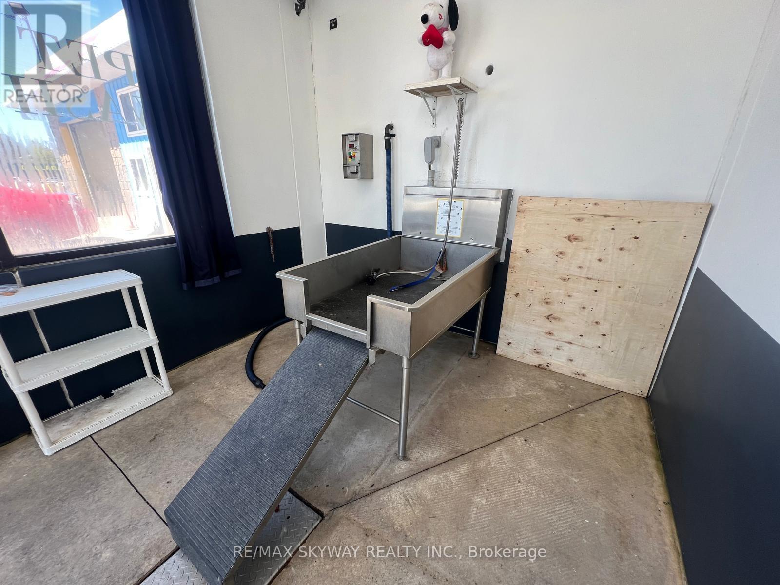 99 David Street Property Photo 5