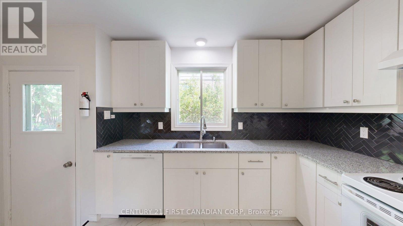 43 Walmer Gardens Property Photo 11