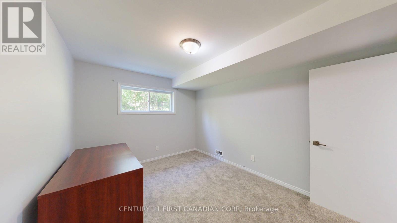 43 Walmer Gardens Property Photo 33