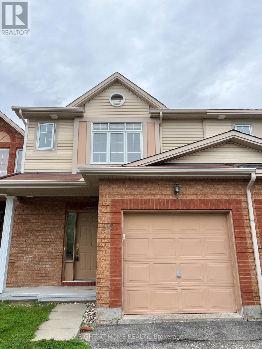 142 Lilibet Crescent E Property Photo 2