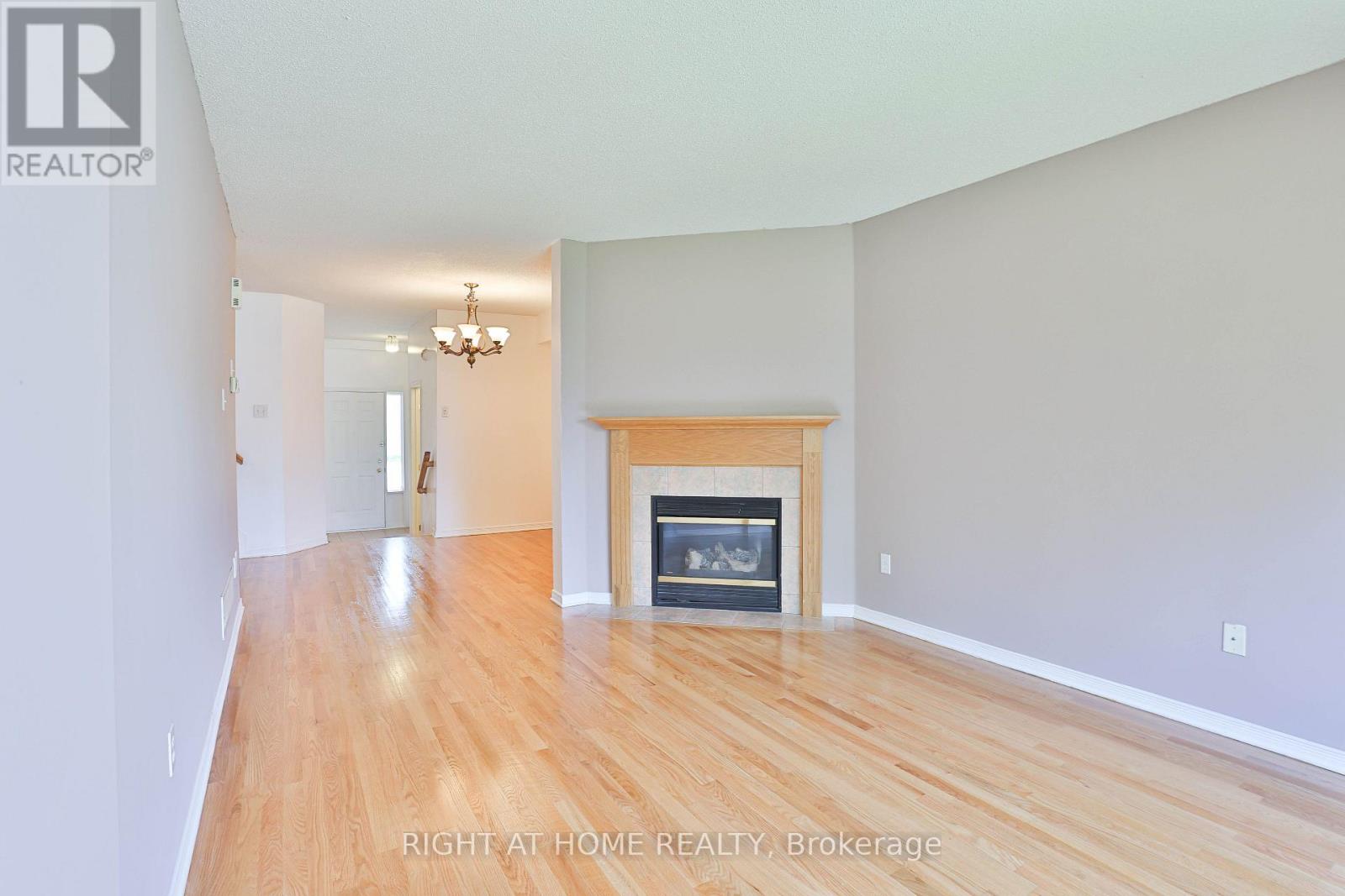 142 Lilibet Crescent E Property Photo 8