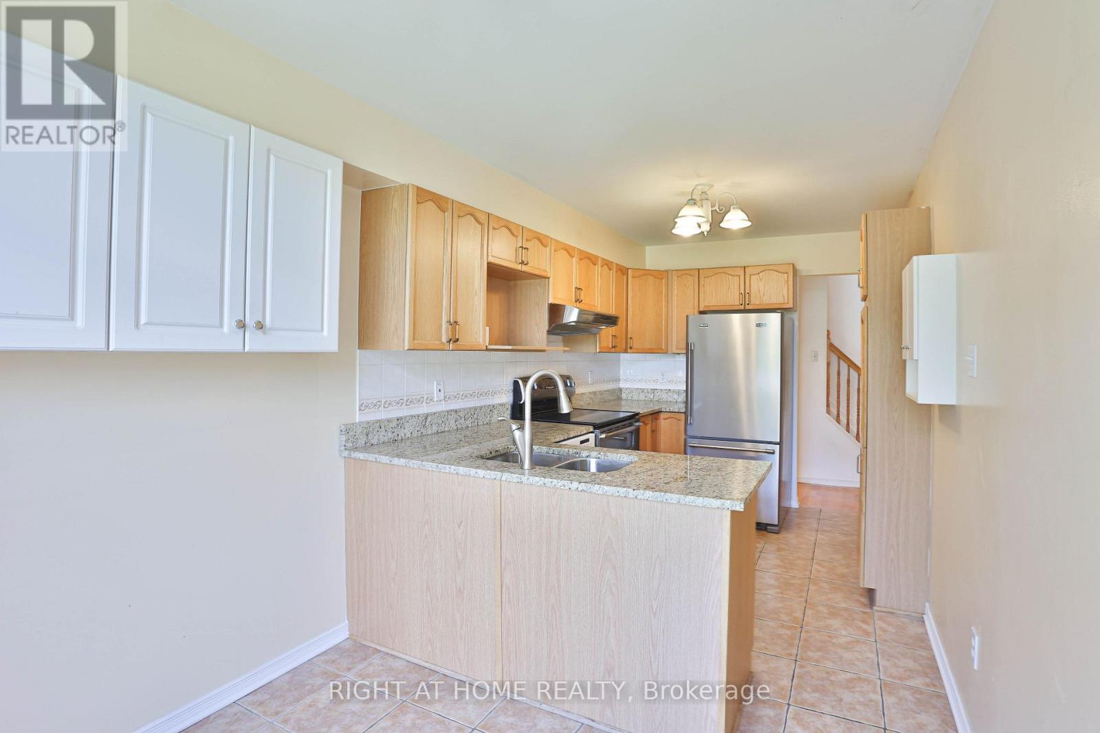 142 Lilibet Crescent E Property Photo 11
